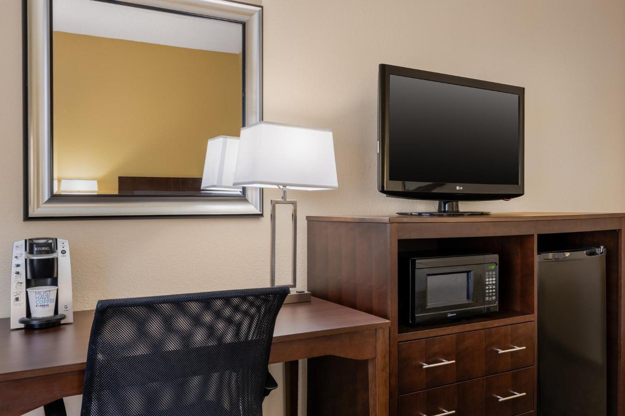 Holiday Inn Express Tallahassee By Ihg Bagian luar foto