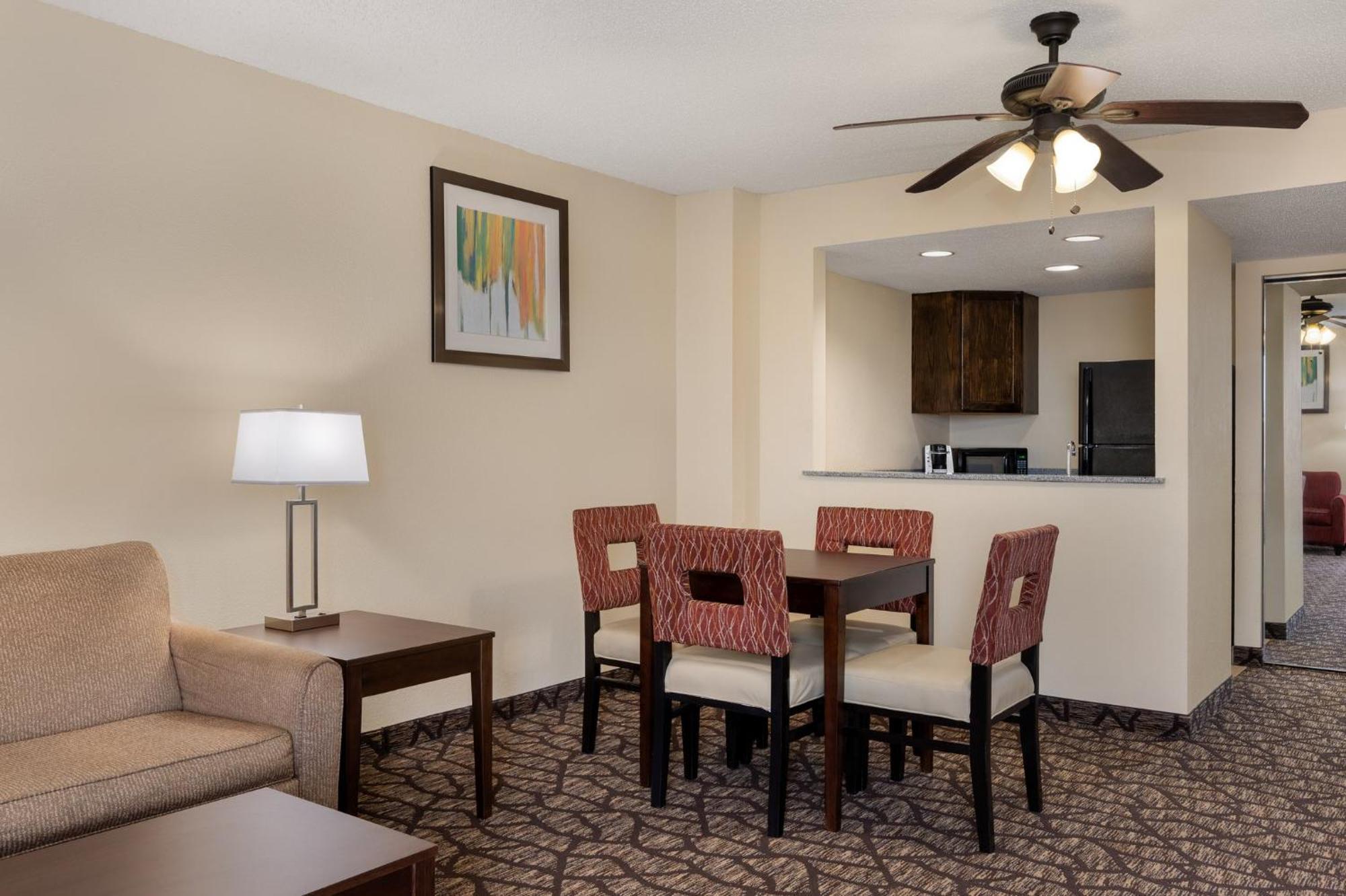 Holiday Inn Express Tallahassee By Ihg Bagian luar foto