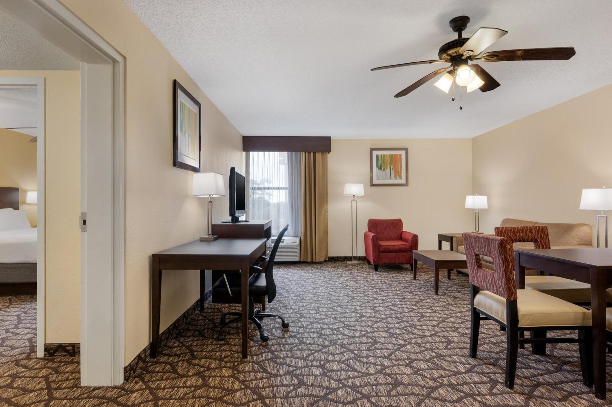 Holiday Inn Express Tallahassee By Ihg Bagian luar foto
