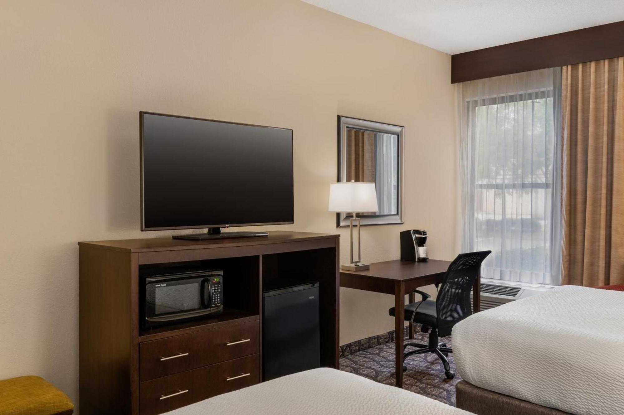 Holiday Inn Express Tallahassee By Ihg Bagian luar foto