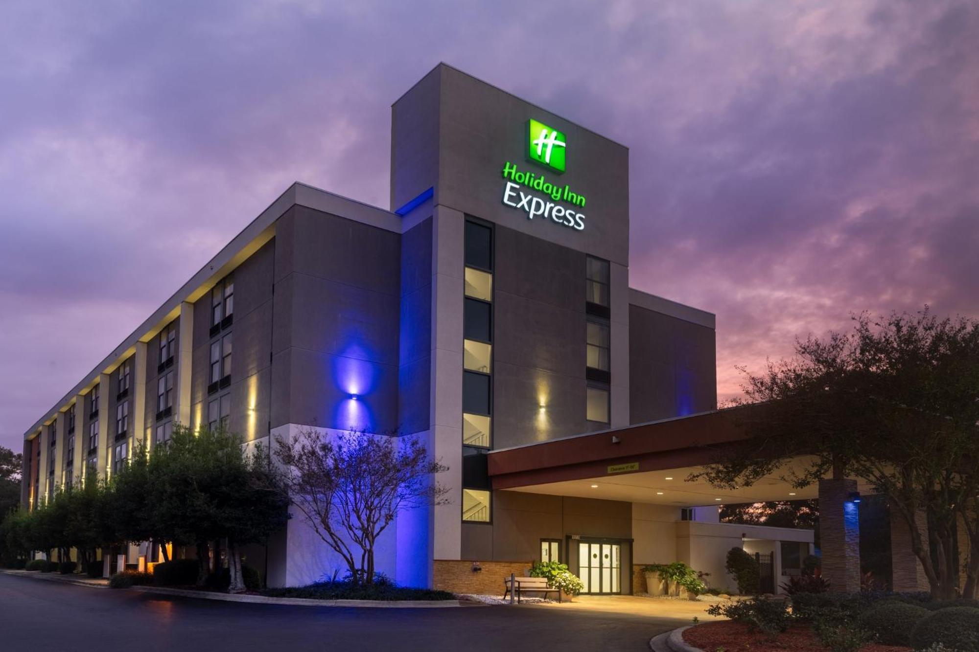Holiday Inn Express Tallahassee By Ihg Bagian luar foto