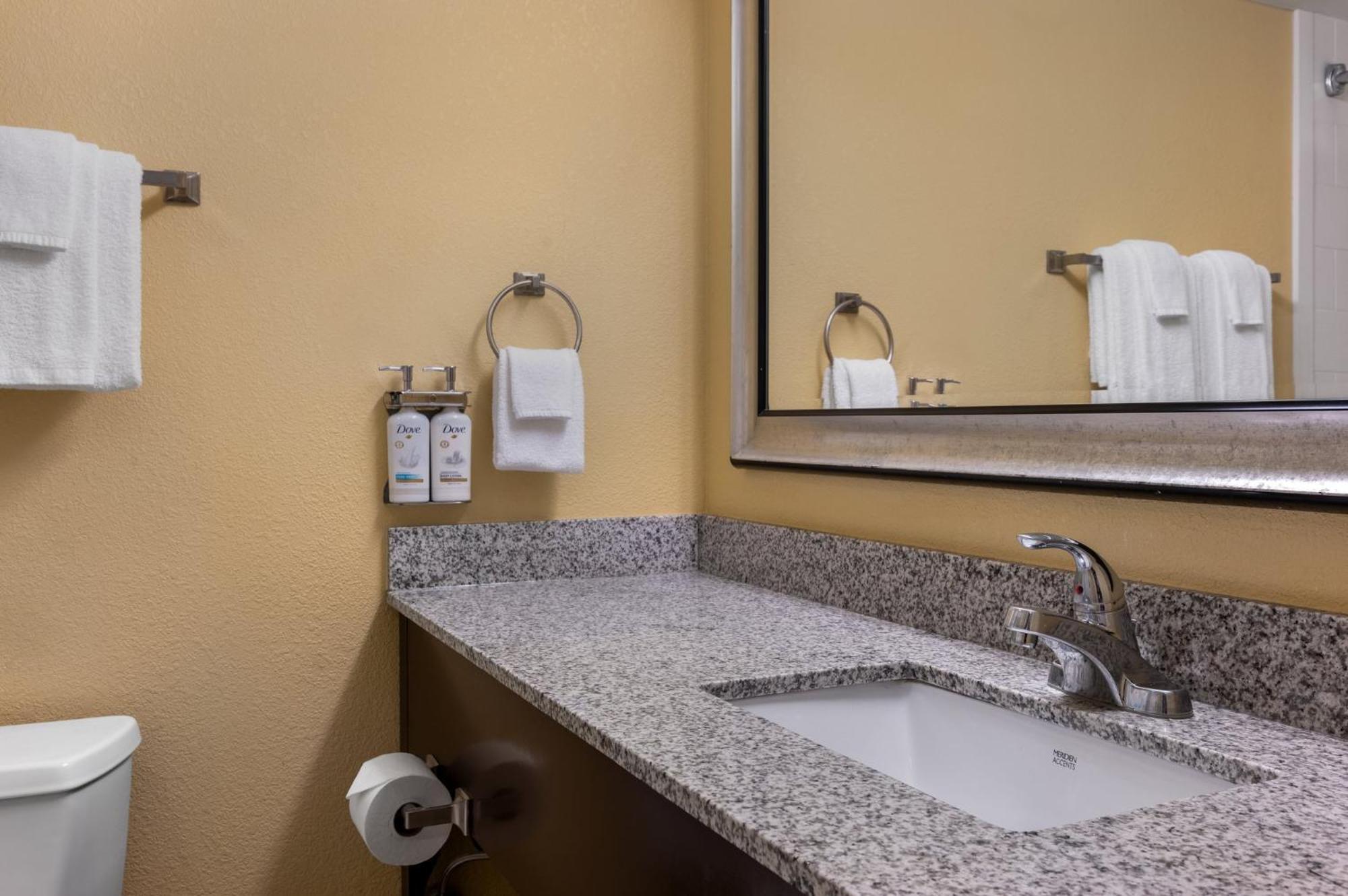 Holiday Inn Express Tallahassee By Ihg Bagian luar foto