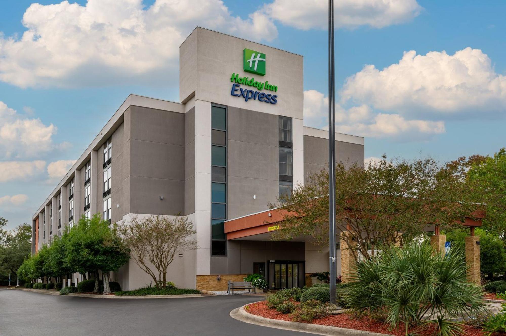 Holiday Inn Express Tallahassee By Ihg Bagian luar foto