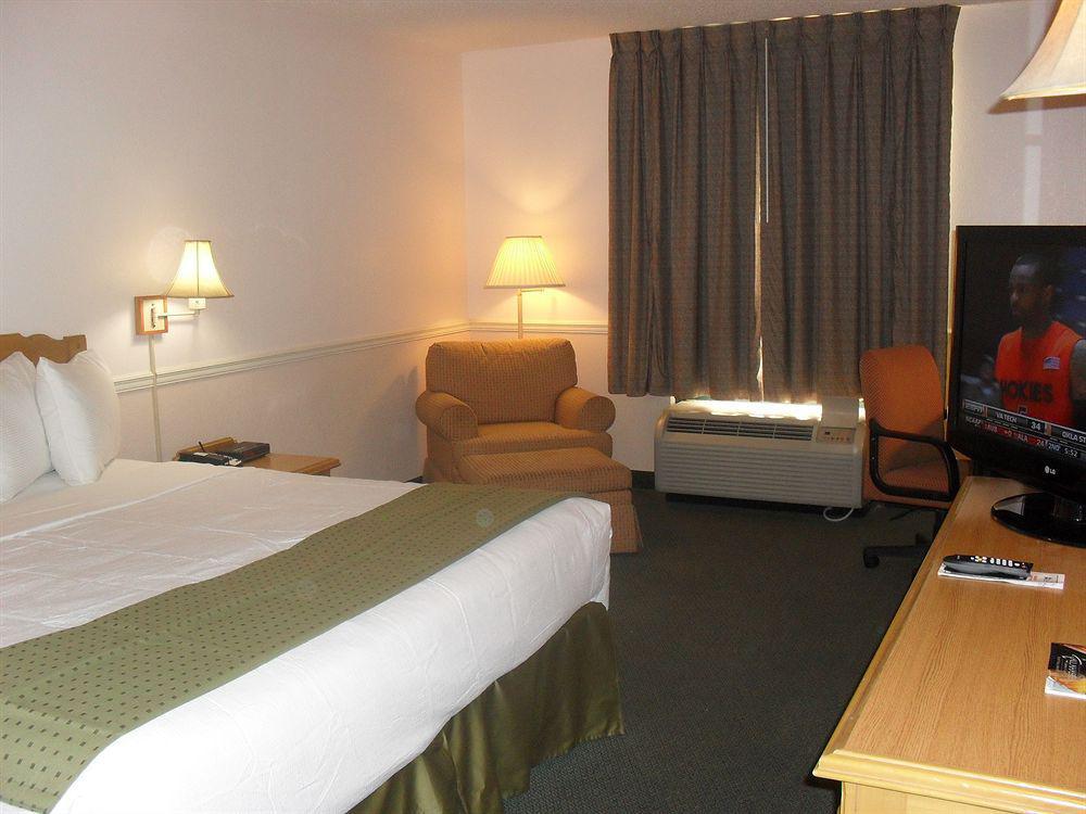 Holiday Inn Express Tallahassee By Ihg Bagian luar foto